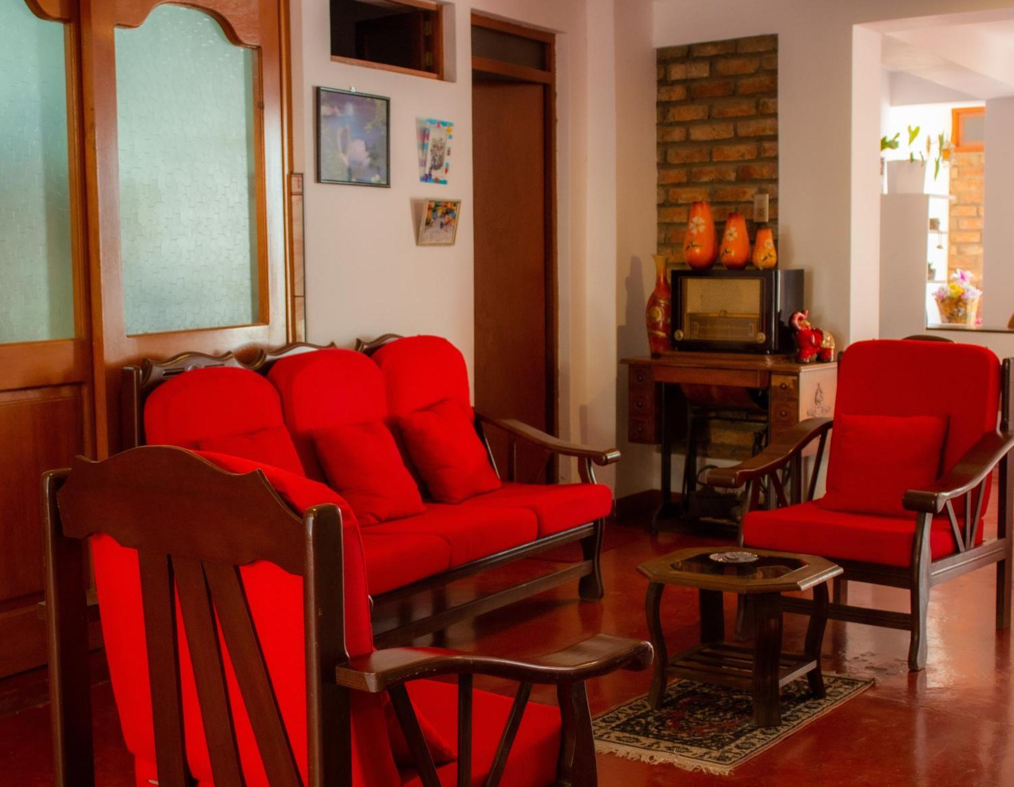 Апартаменты Yoly'S House Карас Экстерьер фото